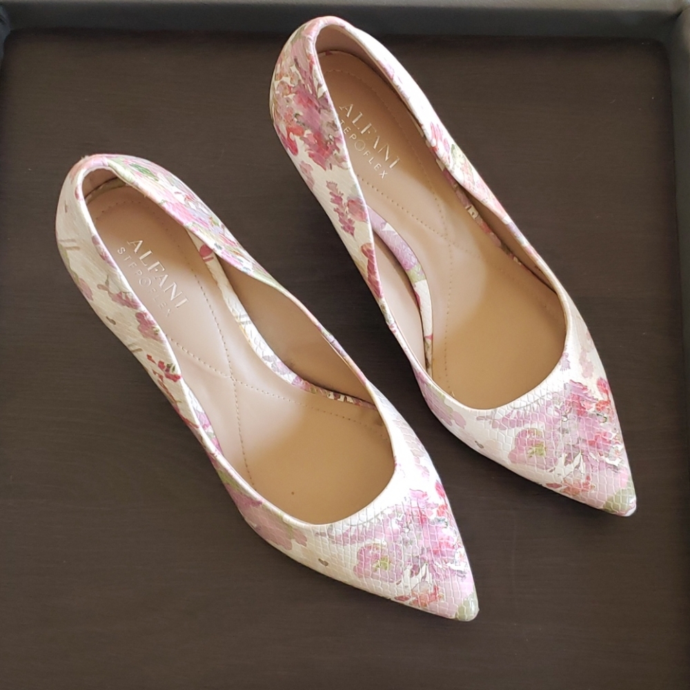 Alfani Stepflex Floral printed pump
